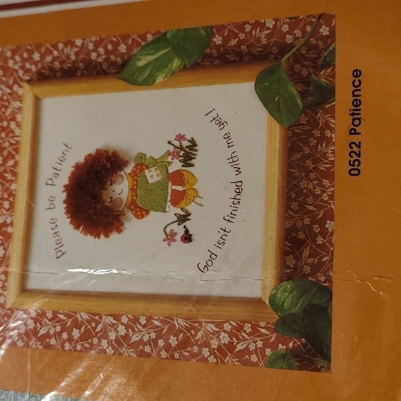 Crewel Embroidery Kit NEW - Picture 2 of 6